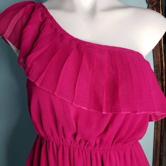 TORRID ONE SHOULDER TOP - HOT PINK NWT - Picture 3 of 5